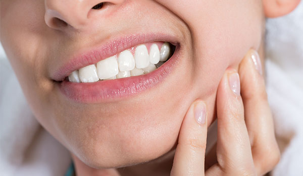 co powoduje nadwrażliwość zębów